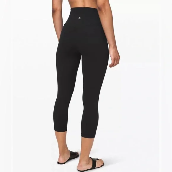 Black Lululemon HR Align Crop 21” leggings Size 10 - Picture 8 of 8